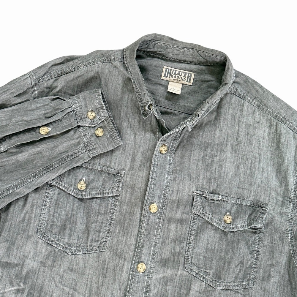 Duluth Trading Chambray Gray XL Button Down Canvas Shirt Men Outdoors Gorpcore